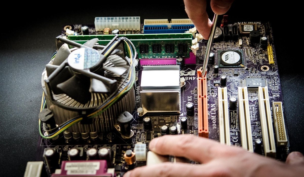 When to Repair a Computer and When to Replace It